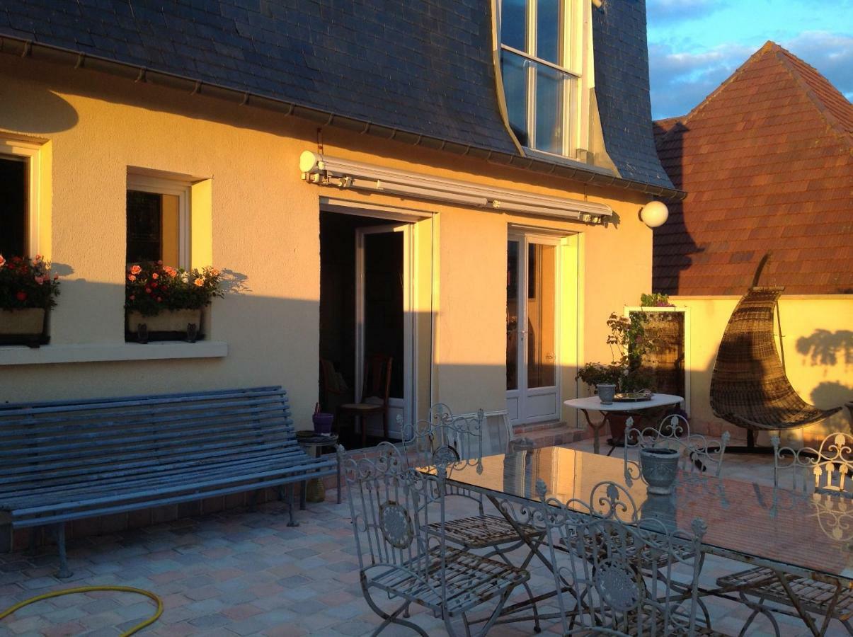 Appartement Terrasse Face Mer Villerville Exterior photo